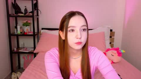 Snapshot of lovely_poppy chatting on 09/27/25, 01:54 Lolly online show from 09/27/25, 01:54