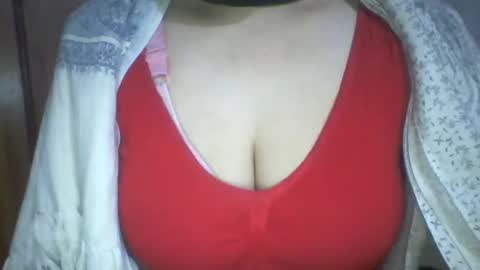 Snapshot of lovely_sweet_girl chatting on 01/02/25, 07:40 katrina follow me guys online show from 01/02/25, 07:40