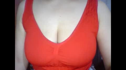 Snapshot of lovely_sweet_girl chatting on 02/02/25, 08:24 katrina follow me guys online show from 02/02/25, 08:24