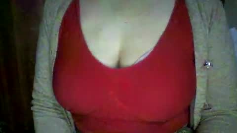 Snapshot of lovely_sweet_girl chatting on 02/02/25, 09:02 katrina follow me guys online show from 02/02/25, 09:02