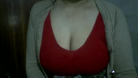 Snapshot of lovely_sweet_girl chatting on 02/08/25, 08:21 katrina follow me guys online show from 02/08/25, 08:21