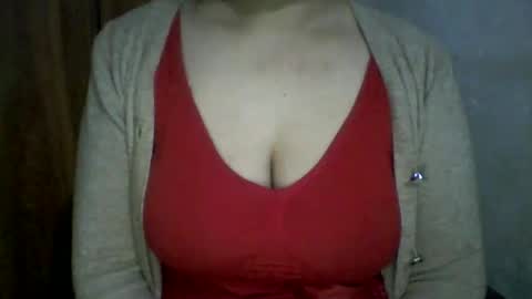 Snapshot of lovely_sweet_girl chatting on 02/11/25, 12:28 katrina follow me guys online show from 02/11/25, 12:28