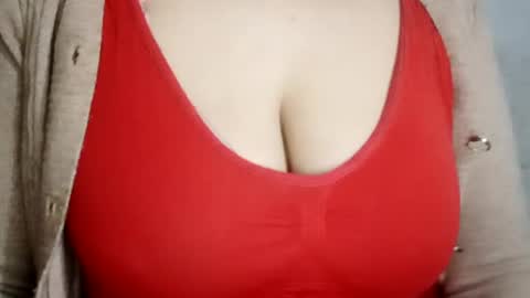 Snapshot of lovely_sweet_girl chatting on 02/12/25, 03:07 katrina follow me guys online show from 02/12/25, 03:07