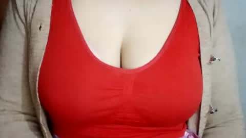 Snapshot of lovely_sweet_girl chatting on 02/14/25, 03:11 katrina follow me guys online show from 02/14/25, 03:11
