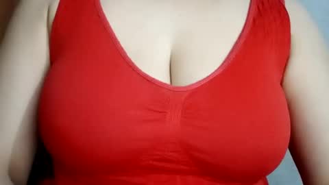 Snapshot of lovely_sweet_girl chatting on 02/15/25, 03:20 katrina follow me guys online show from 02/15/25, 03:20
