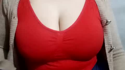 Snapshot of lovely_sweet_girl chatting on 02/19/25, 09:39 katrina follow me guys online show from 02/19/25, 09:39