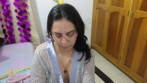 Snapshot of lovely_trix_ chatting on 12/29/24, 11:40 Trix online show from 12/29/24, 11:40