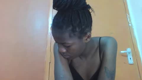 Lovely yvonne online show from 10/07/25, 08:55