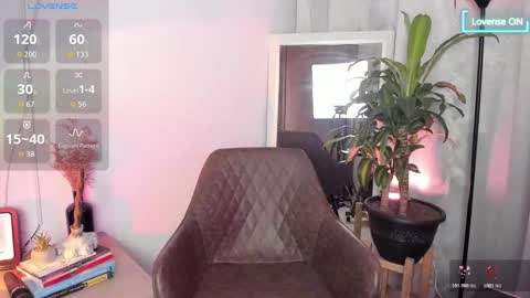 Valerie online show from 10/30/25, 02:13