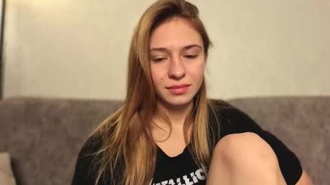 Snapshot of lovelykatea chatting on 10/31/25, 12:17 Kate only online show from 10/31/25, 12:17