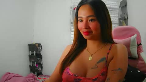 Snapshot of lovelykayleexx chatting on 09/24/25, 10:02 ara online show from 09/24/25, 10:02