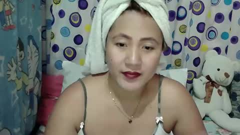Snapshot of lovelyladylynxxx chatting on 10/04/25, 06:33 LocwlyLSYlYNXXX online show from 10/04/25, 06:33
