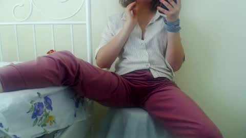 Snapshot of lovelymask chatting on 01/28/25, 07:43 Katerina Kate online show from 01/28/25, 07:43
