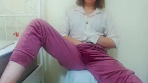 Snapshot of lovelymask chatting on 02/06/25, 02:04 Katerina Kate online show from 02/06/25, 02:04