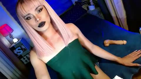Snapshot of lovelymiss_shyna11 chatting on 10/03/25, 06:21 lovelymiss_shyna11 online show from 10/03/25, 06:21
