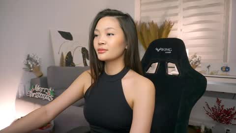 kim online show from 12/24/24, 08:38