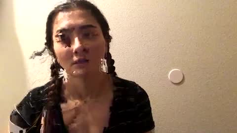 Snapshot of lovelyqueenaria chatting on 12/16/24, 07:10 Queen Aria online show from 12/16/24, 07:10