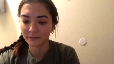 Snapshot of lovelyqueenaria chatting on 12/17/24, 07:15 Queen Aria online show from 12/17/24, 07:15