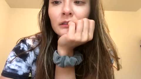 Queen Aria  online show from 10/25/25, 06:35