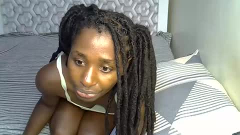 lovelytin online show from 10/31/25, 08:10