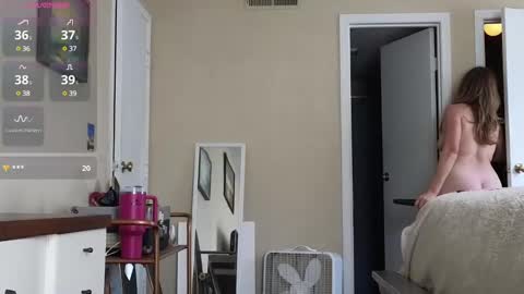 Snapshot of lovesarachristine chatting on 01/17/25, 07:16 LoveSaraChristine online show from 01/17/25, 07:16