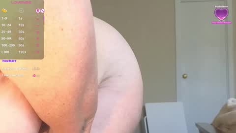 Snapshot of lovesarachristine chatting on 11/08/25, 08:18 LoveSaraChristine online show from 11/08/25, 08:18