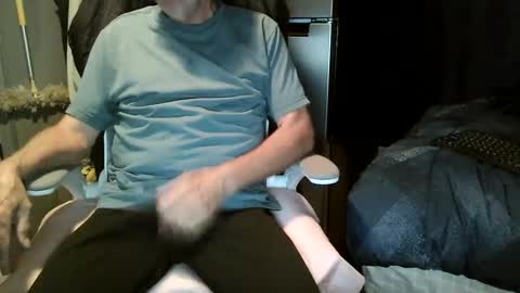 Snapshot of lovesex6565 chatting on 10/09/25, 10:46 just here to have fun and cum online show from 10/09/25, 10:46