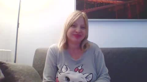 Snapshot of lovestar544963 chatting on 12/27/24, 11:10 Marlyn online show from 12/27/24, 11:10