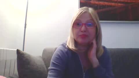 Snapshot of lovestar544963 chatting on 01/08/25, 04:44 Marlyn online show from 01/08/25, 04:44