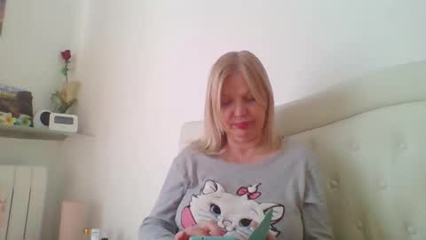 Snapshot of lovestar544963 chatting on 01/26/25, 01:25 Marlyn online show from 01/26/25, 01:25