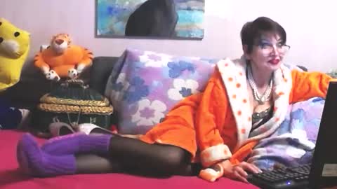 Anna online show from 10/16/25, 09:16