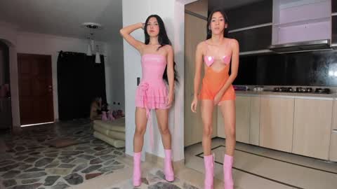 Snapshot of loving_ladies chatting on 12/26/24, 04:04 Leslie Emily and New girl Sophie online show from 12/26/24, 04:04