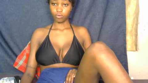 lovly_lastborn online show from 09/25/25, 11:47