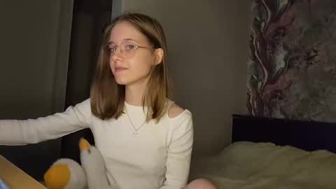 Snapshot of lowress chatting on 03/06/25, 12:41 Karmell online show from 03/06/25, 12:41