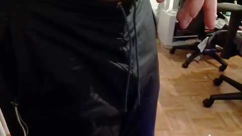 Snapshot of lu25humiliation chatting on 12/31/24, 06:57 lu25humiliation online show from 12/31/24, 06:57