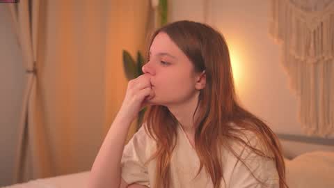 Lu 3 online show from 10/15/25, 08:14