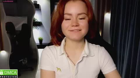 Snapshot of lu_muon chatting on 10/16/25, 02:12 lu_muon online show from 10/16/25, 02:12