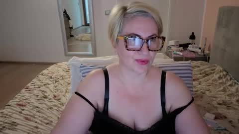 luana online show from 12/05/25, 08:23