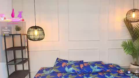 lUAN online show from 10/12/25, 08:08