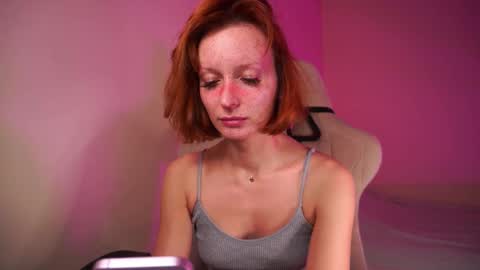 Snapshot of lubafox chatting on 10/29/25, 06:42 Luba online show from 10/29/25, 06:42