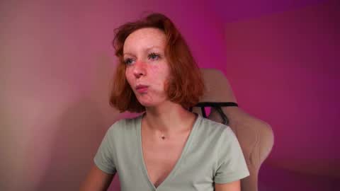 Snapshot of lubafox chatting on 11/08/25, 07:01 Luba online show from 11/08/25, 07:01