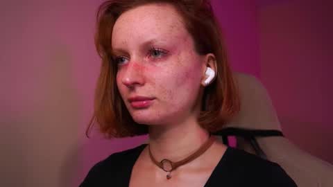 Snapshot of lubafox chatting on 11/18/25, 06:45 Luba online show from 11/18/25, 06:45