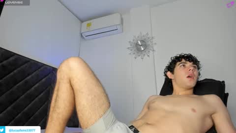 Snapshot of luca_ferrer_ chatting on 02/14/25, 04:26 Luca Ferrer online show from 02/14/25, 04:26