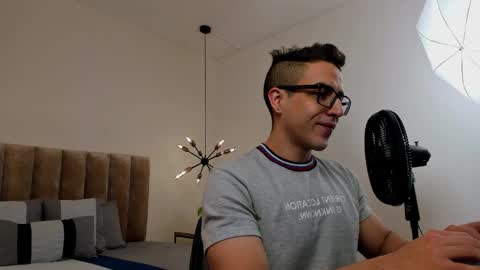 luca_morettii online show from 09/11/25, 12:16