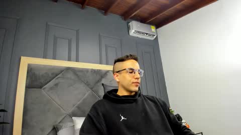 luca_morettii online show from 10/07/25, 12:24