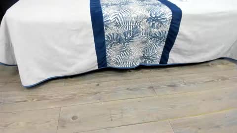 luca_morettii online show from 10/14/25, 12:17