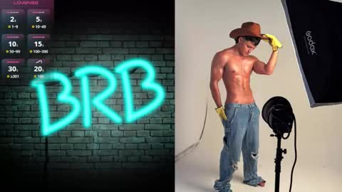 Snapshot of lucadior chatting on 10/25/25, 12:23 Luca Dior online show from 10/25/25, 12:23