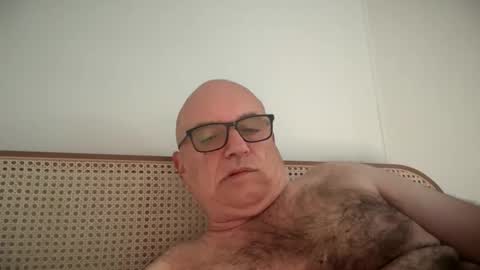 lucas10004 online show from 11/29/25, 08:56