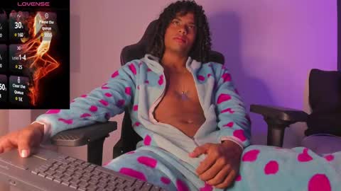   online show from 03/03/25, 02:59