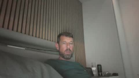 Snapshot of lucas_long123 chatting on 10/18/25, 10:10 Come Chill With Me online show from 10/18/25, 10:10